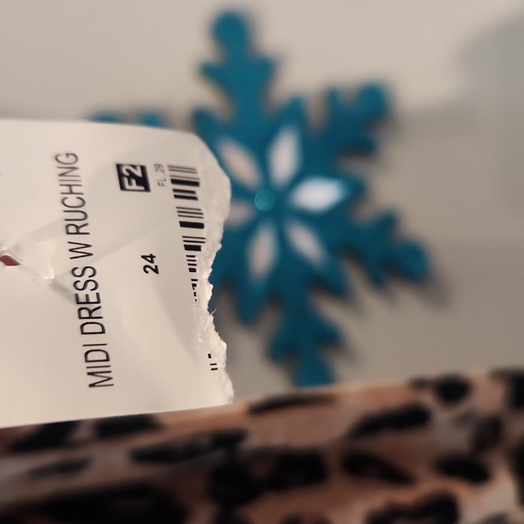 NWT Harlow & Rose Women's Sz S Animal Print Midi Dress w/Ruching - Picture 3 of 7